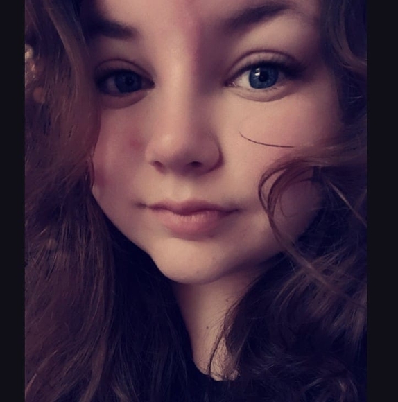 Meet your Posher, Alexis - Picture 1 of 1